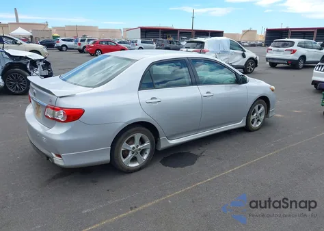 2011 Toyota Corolla S z USA, uszkodzony, nr VIN 2T1BU4EE9BC662709